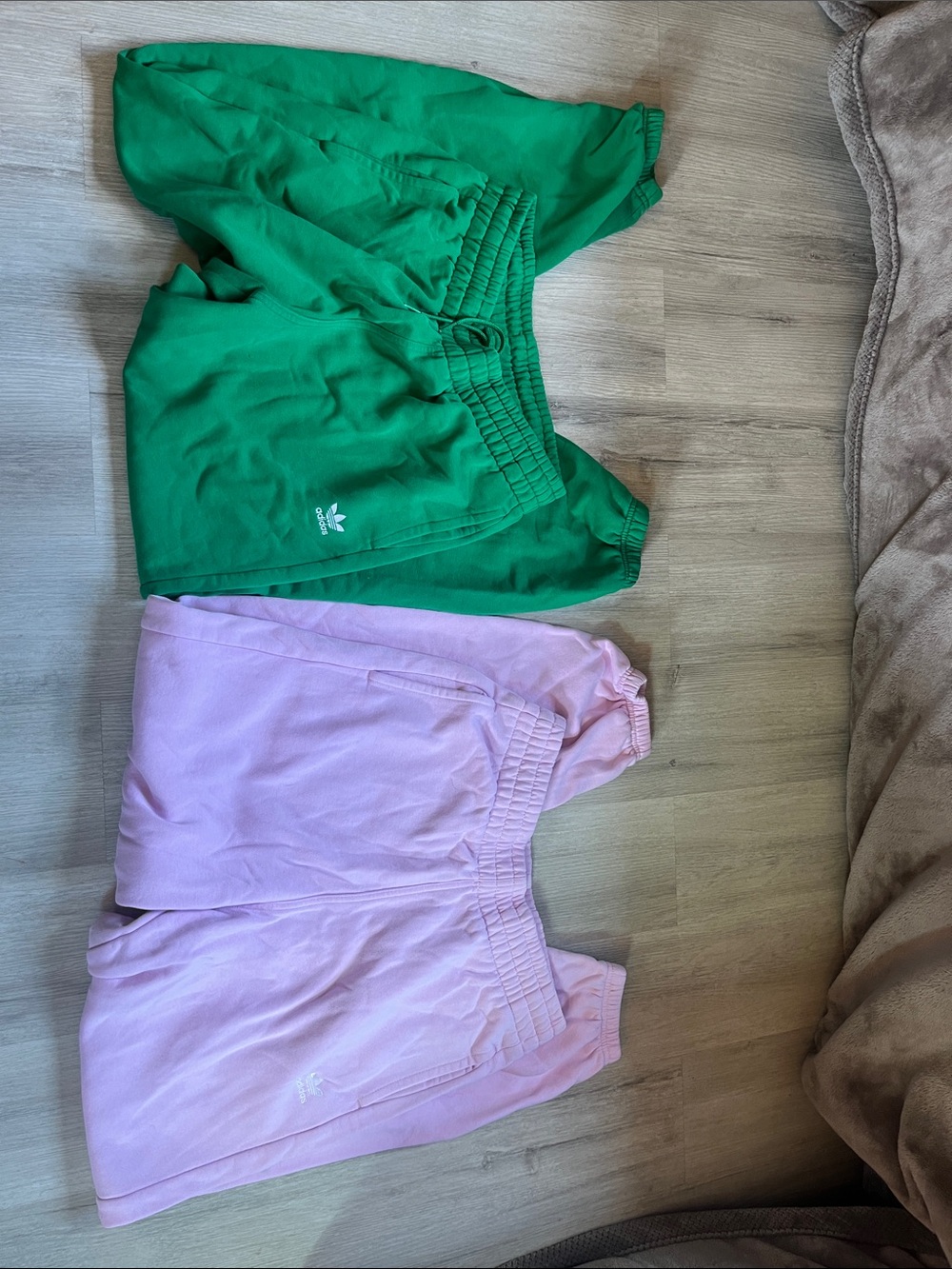 Lot of 2 Adidas sweatpants. Green and Pink